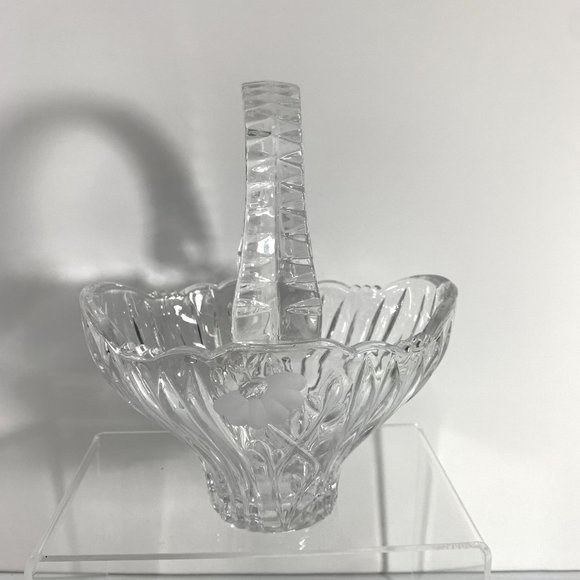 Vintage Pressed Clear Glass Bride Basket Embossed Flowers 7" Tall Wedding Decor - Picture 3 of 12
